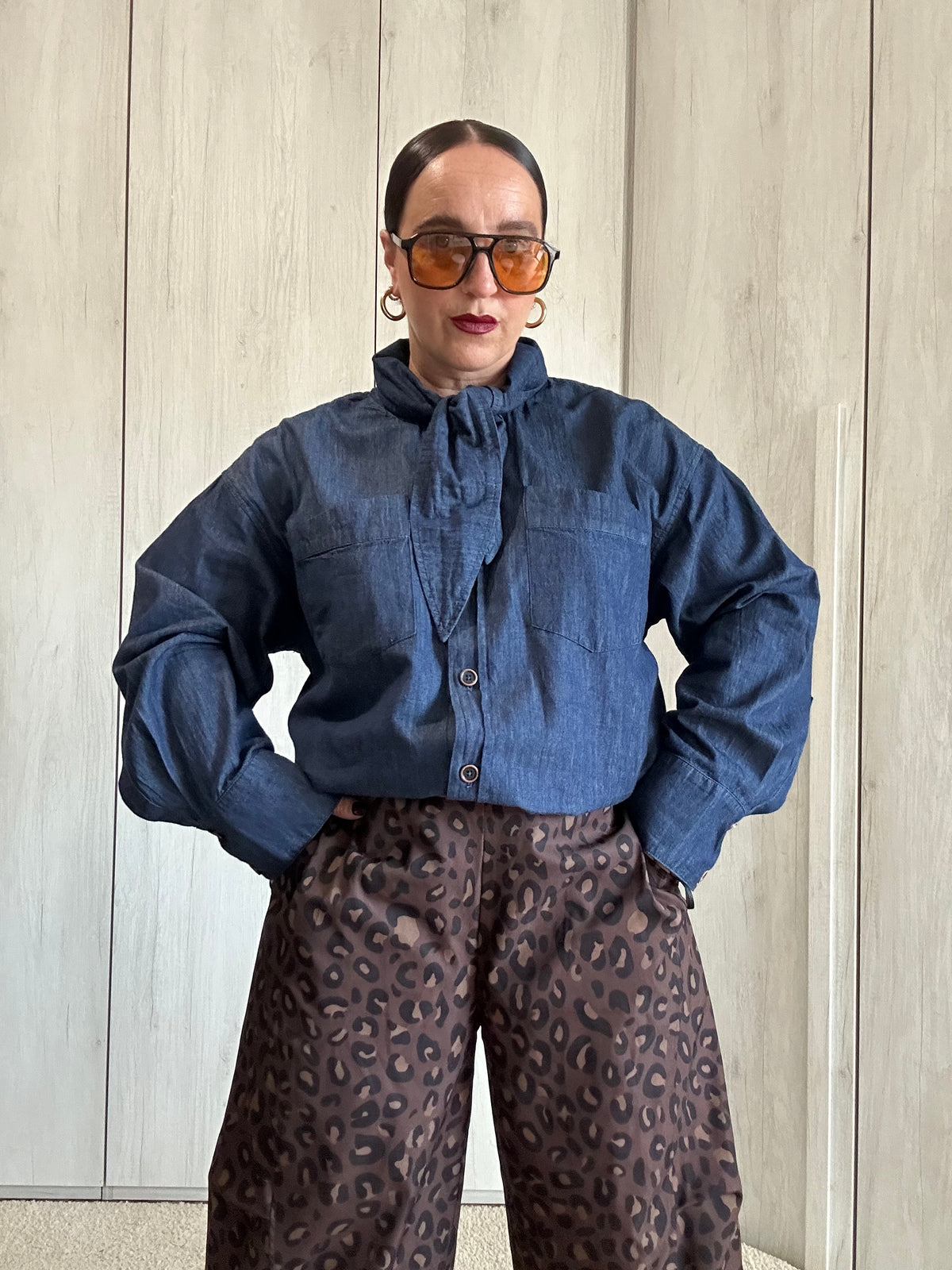 💙 Camicia in Denim con Colletto a Fiocco