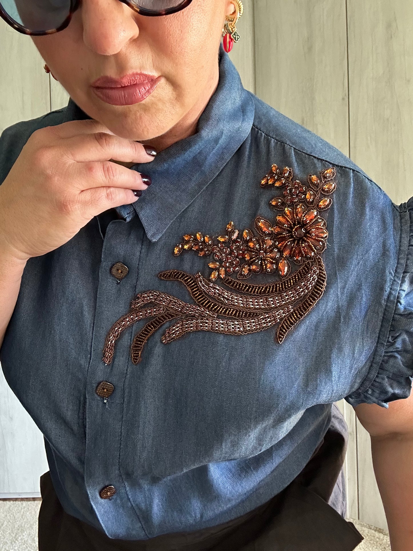 CAMICIA DI JEANS CON PATCH ✨🤎