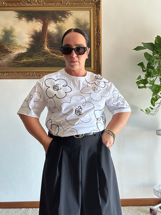 T-SHIRT CON RICAMI