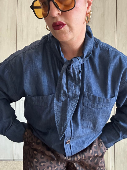 💙 Camicia in Denim con Colletto a Fiocco