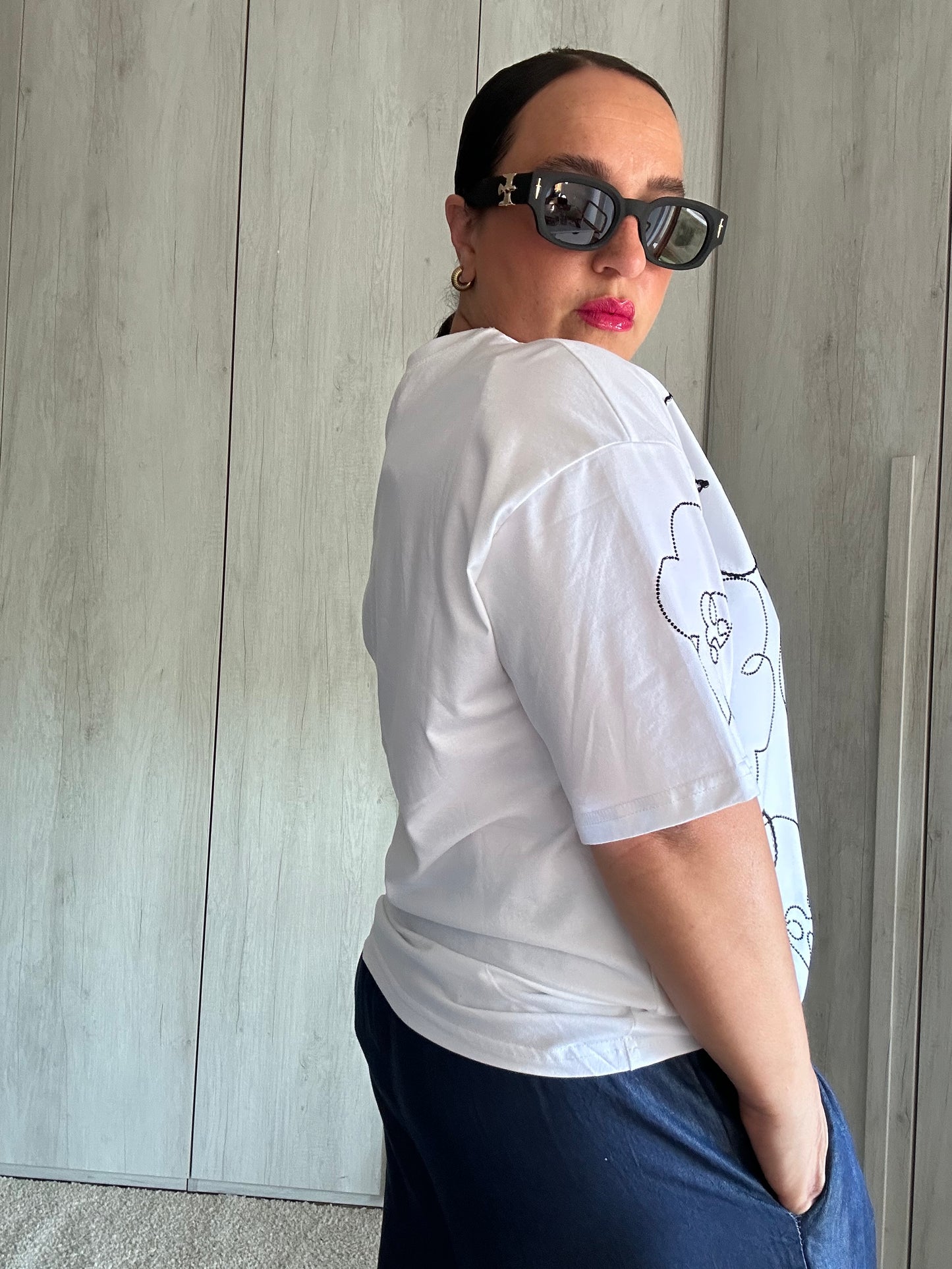 T-SHIRT CON RICAMI
